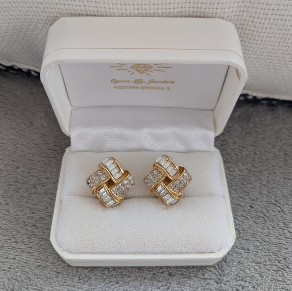 Vintage Nordstrom clip on earrings - Picture 2 of 13